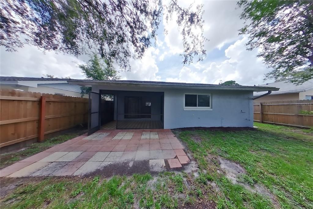 For Rent: $2,249 (3 beds, 2 baths, 1261 Square Feet)