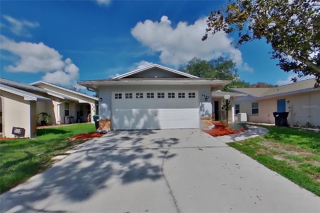 For Rent: $2,249 (3 beds, 2 baths, 1261 Square Feet)