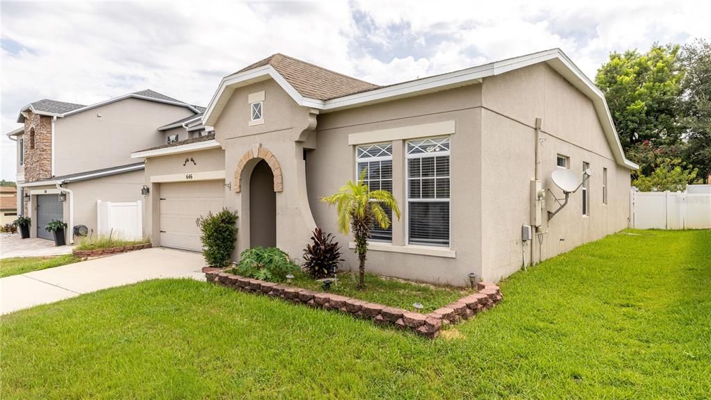 En Venta: $399,000 (4 camas, 2 baños, 1644 Pies cuadrados)
