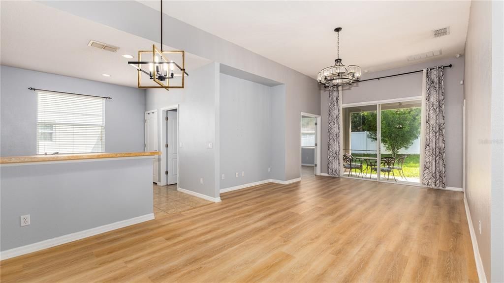 En Venta: $399,000 (4 camas, 2 baños, 1644 Pies cuadrados)