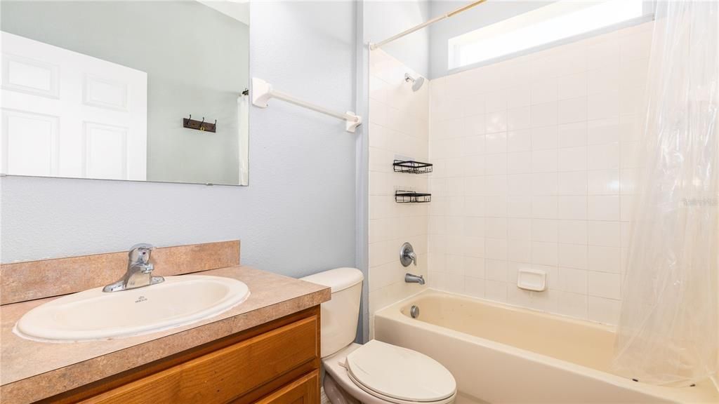 En Venta: $399,000 (4 camas, 2 baños, 1644 Pies cuadrados)