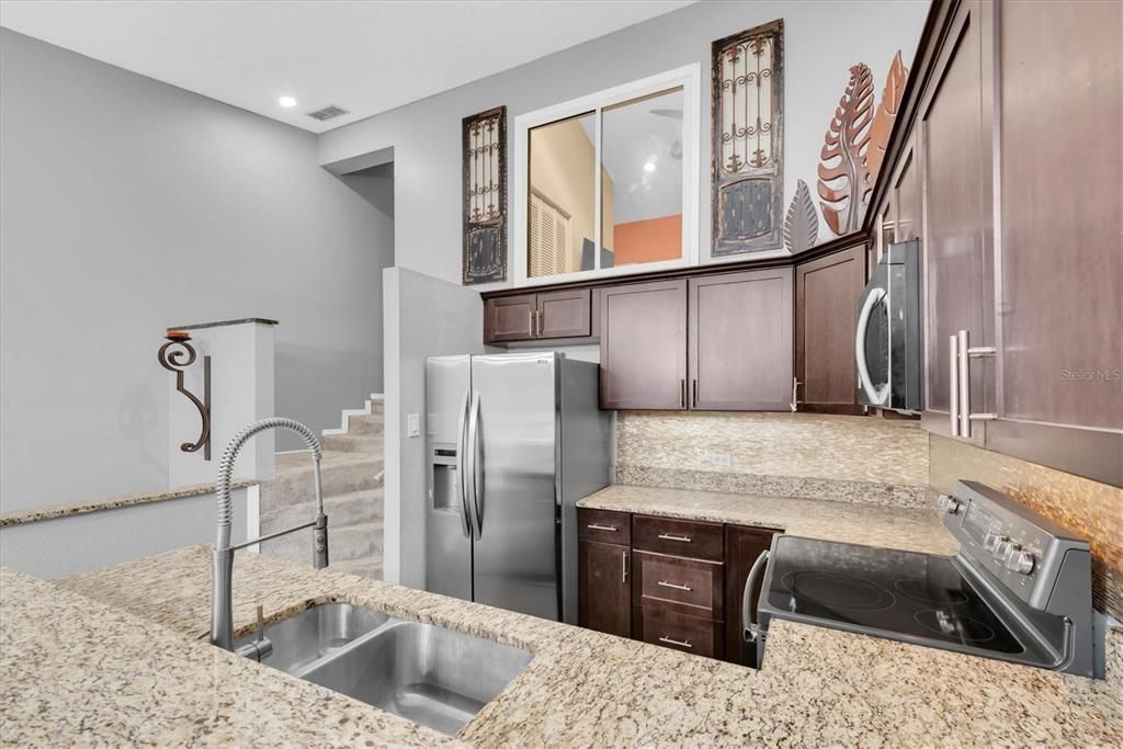 For Rent: $2,400 (2 beds, 2 baths, 1245 Square Feet)