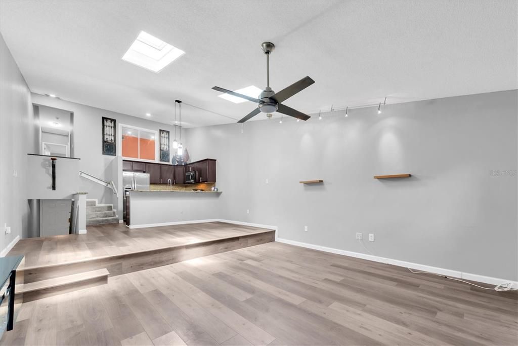 For Rent: $2,400 (2 beds, 2 baths, 1245 Square Feet)