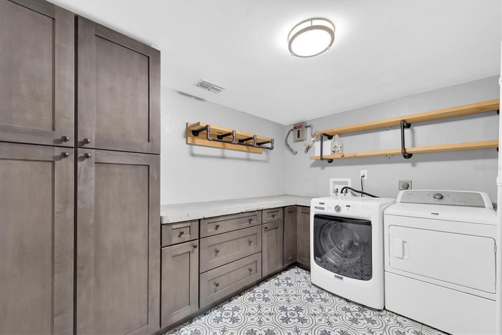 For Rent: $2,400 (2 beds, 2 baths, 1245 Square Feet)