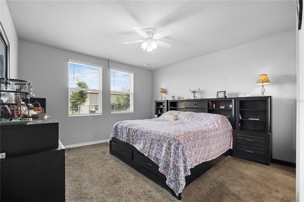 For Sale: $307,000 (3 beds, 2 baths, 1485 Square Feet)