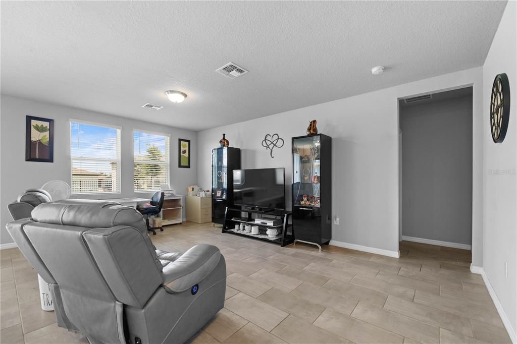 For Sale: $307,000 (3 beds, 2 baths, 1485 Square Feet)