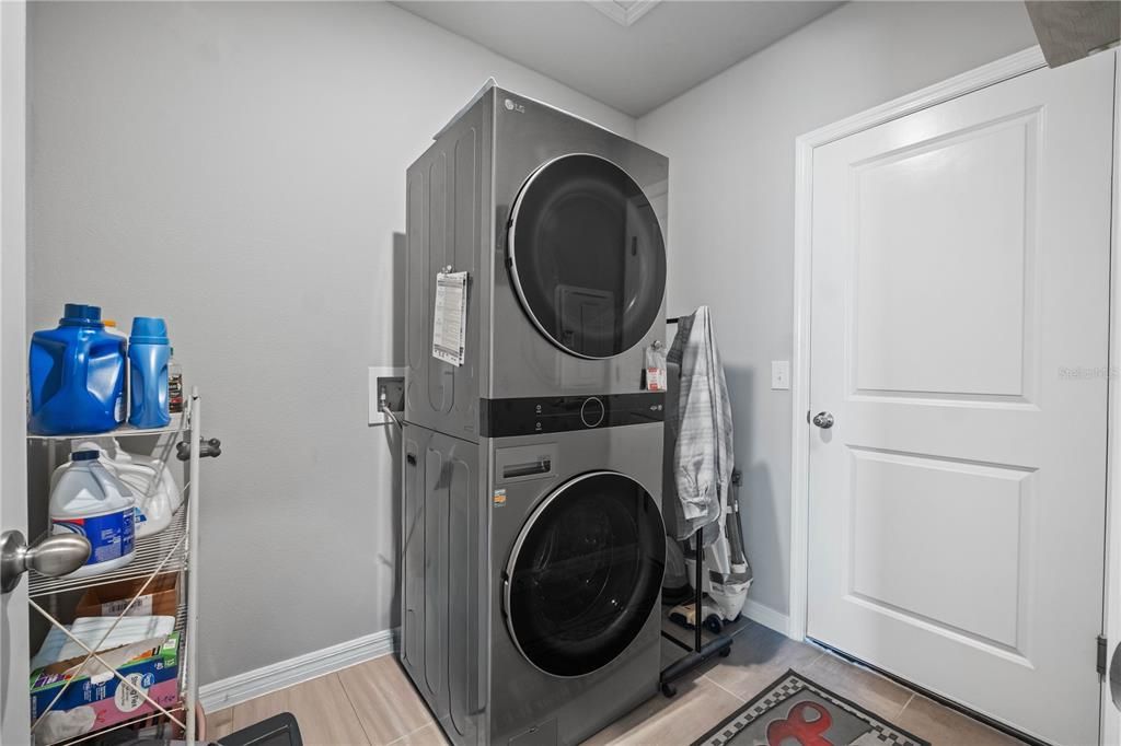 For Sale: $307,000 (3 beds, 2 baths, 1485 Square Feet)