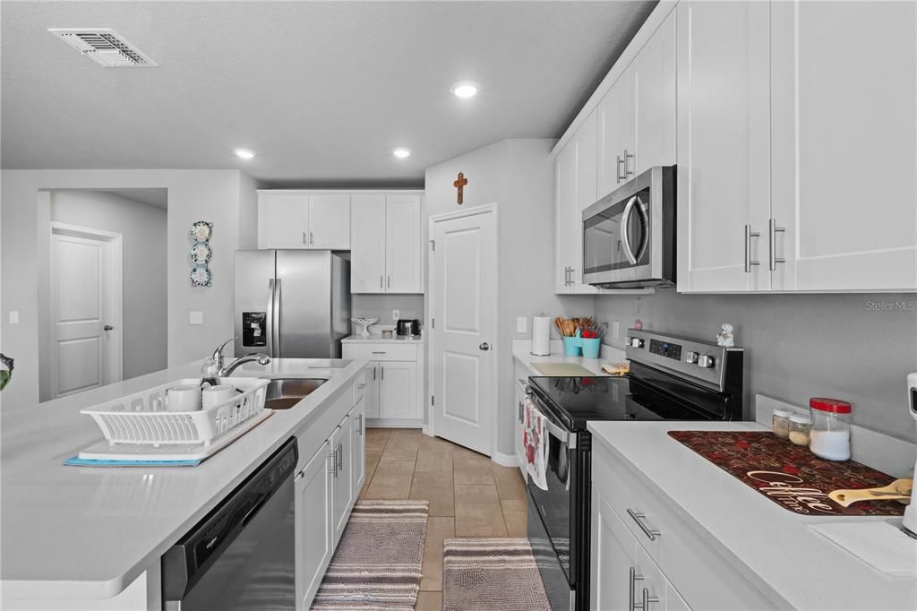 For Sale: $307,000 (3 beds, 2 baths, 1485 Square Feet)