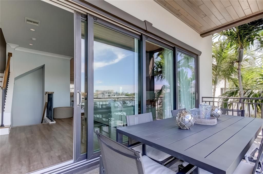 For Sale: $1,780,000 (3 beds, 2 baths, 2551 Square Feet)
