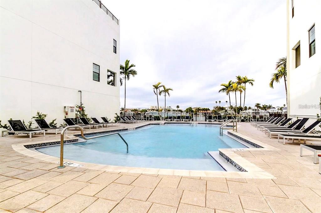 For Sale: $1,780,000 (3 beds, 2 baths, 2551 Square Feet)