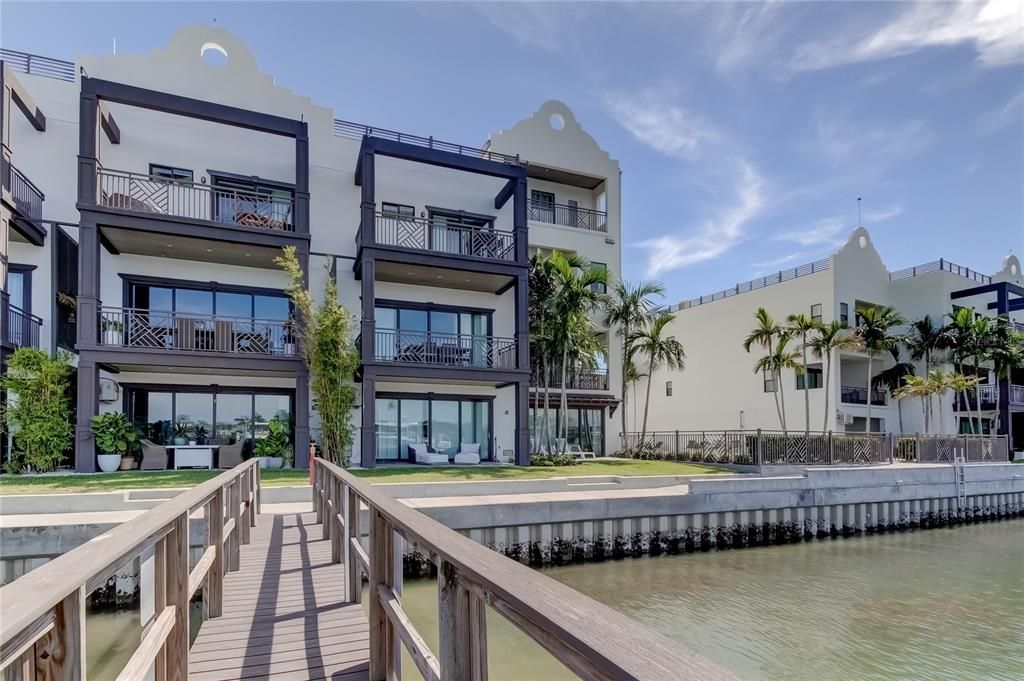 For Sale: $1,780,000 (3 beds, 2 baths, 2551 Square Feet)