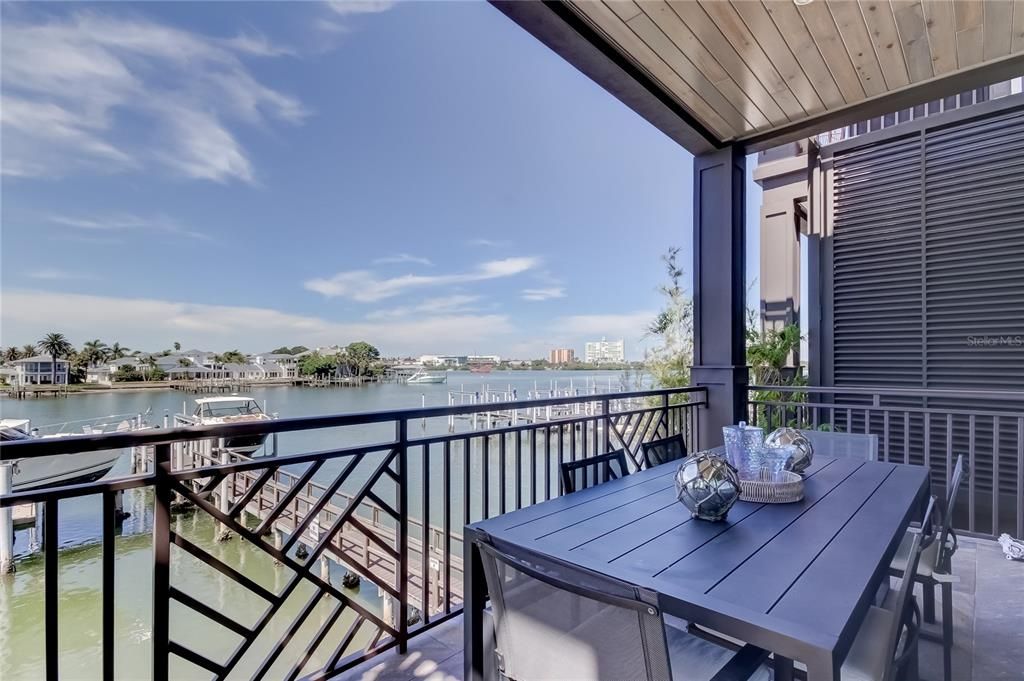For Sale: $1,780,000 (3 beds, 2 baths, 2551 Square Feet)