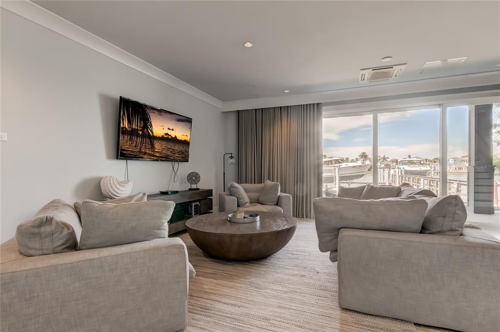 For Sale: $1,780,000 (3 beds, 2 baths, 2551 Square Feet)