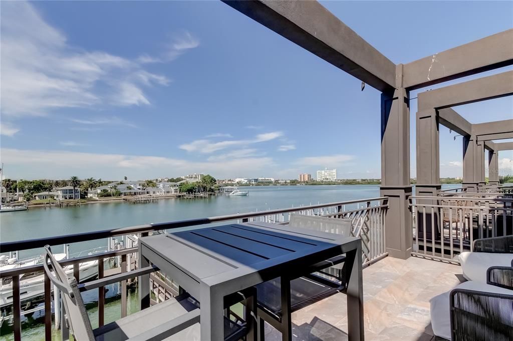 For Sale: $1,780,000 (3 beds, 2 baths, 2551 Square Feet)