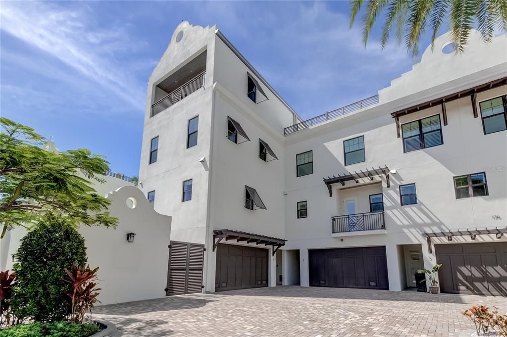 For Sale: $1,780,000 (3 beds, 2 baths, 2551 Square Feet)