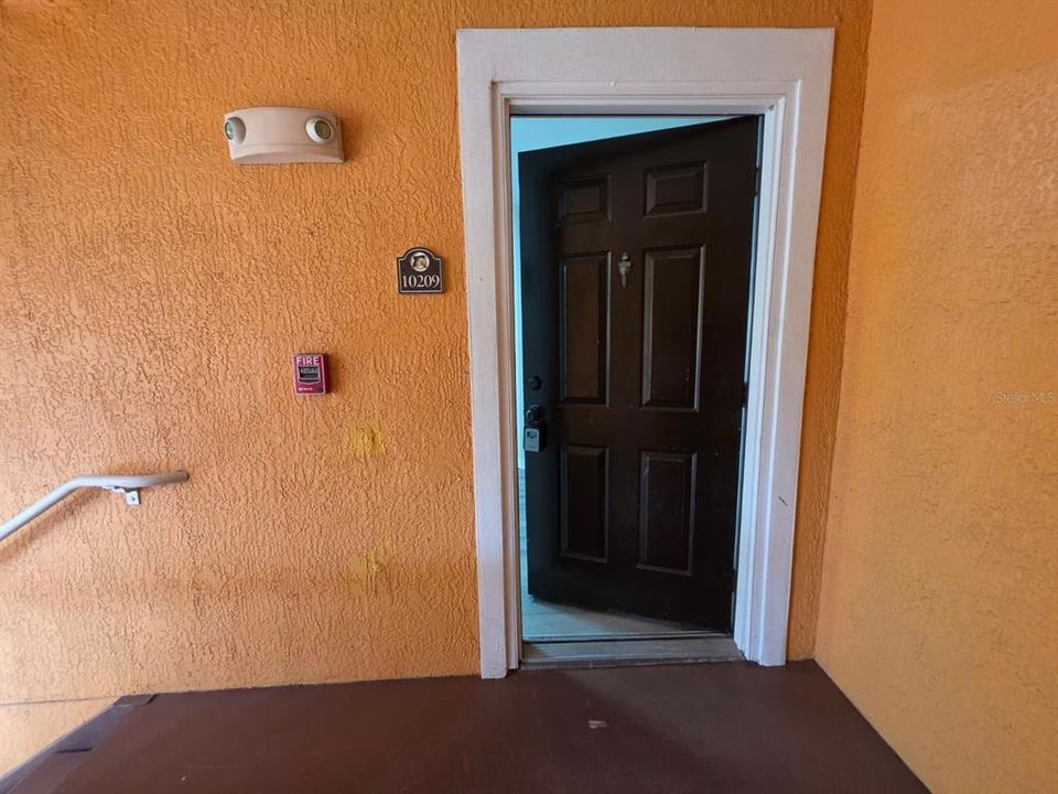 For Rent: $2,300 (3 beds, 2 baths, 1232 Square Feet)