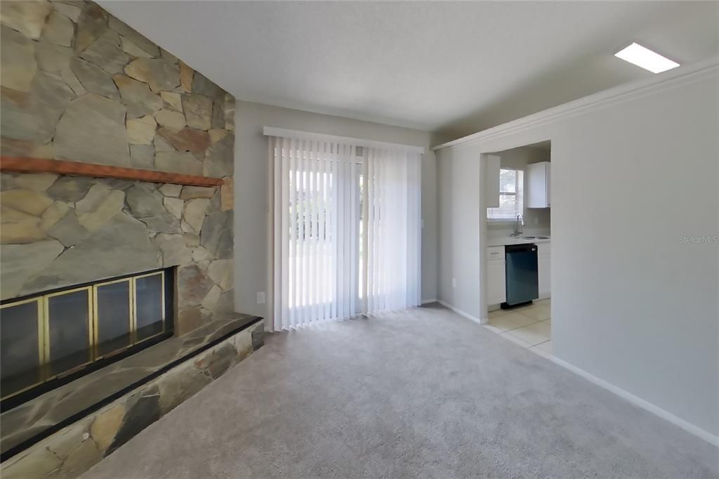 For Rent: $1,999 (3 beds, 2 baths, 1180 Square Feet)