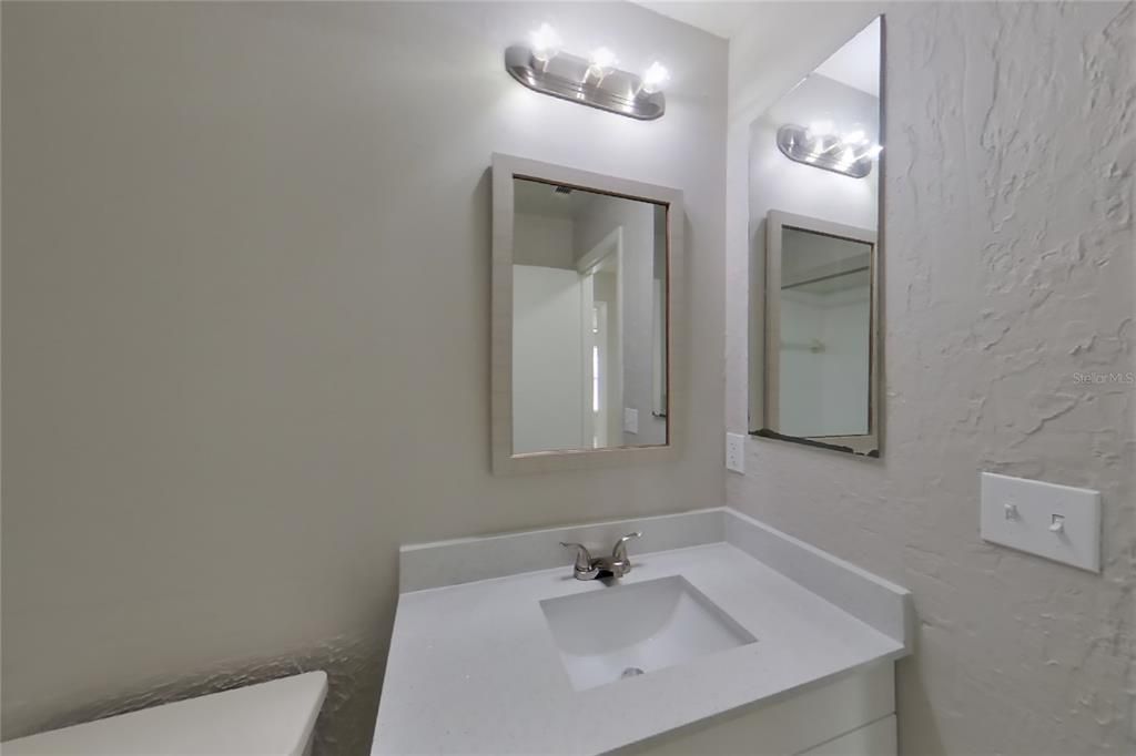 For Rent: $1,999 (3 beds, 2 baths, 1180 Square Feet)