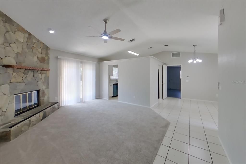 For Rent: $1,999 (3 beds, 2 baths, 1180 Square Feet)