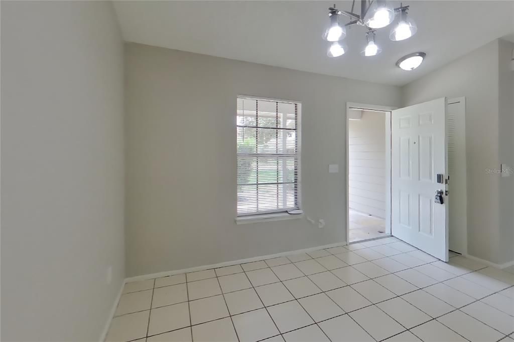 For Rent: $1,999 (3 beds, 2 baths, 1180 Square Feet)