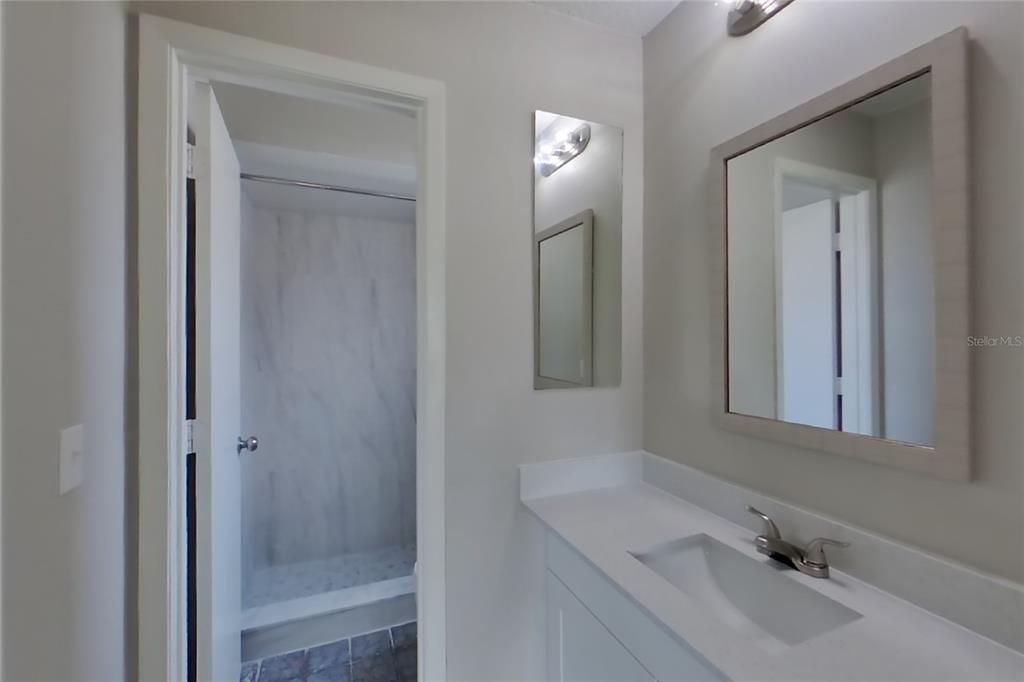 For Rent: $1,999 (3 beds, 2 baths, 1180 Square Feet)