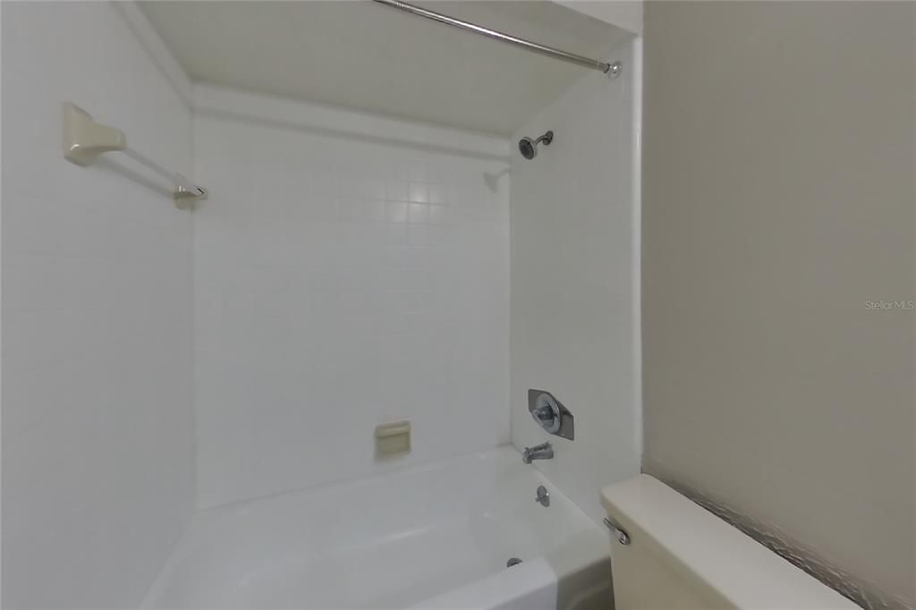 For Rent: $1,999 (3 beds, 2 baths, 1180 Square Feet)