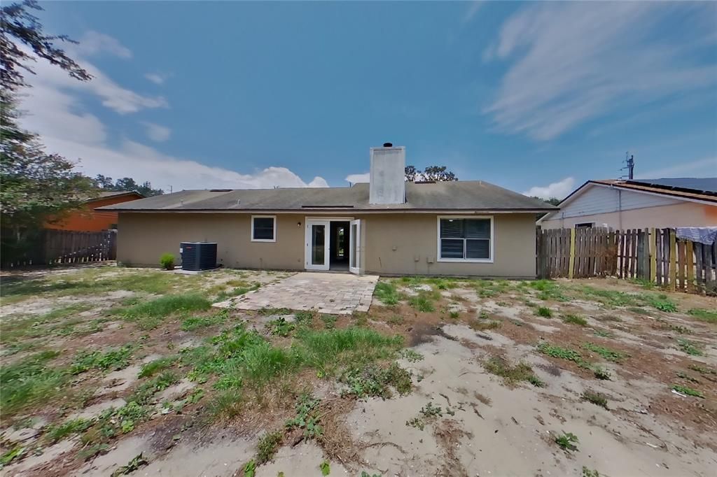 For Rent: $1,999 (3 beds, 2 baths, 1180 Square Feet)