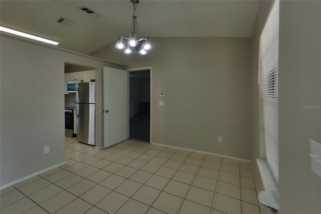 For Rent: $1,999 (3 beds, 2 baths, 1180 Square Feet)