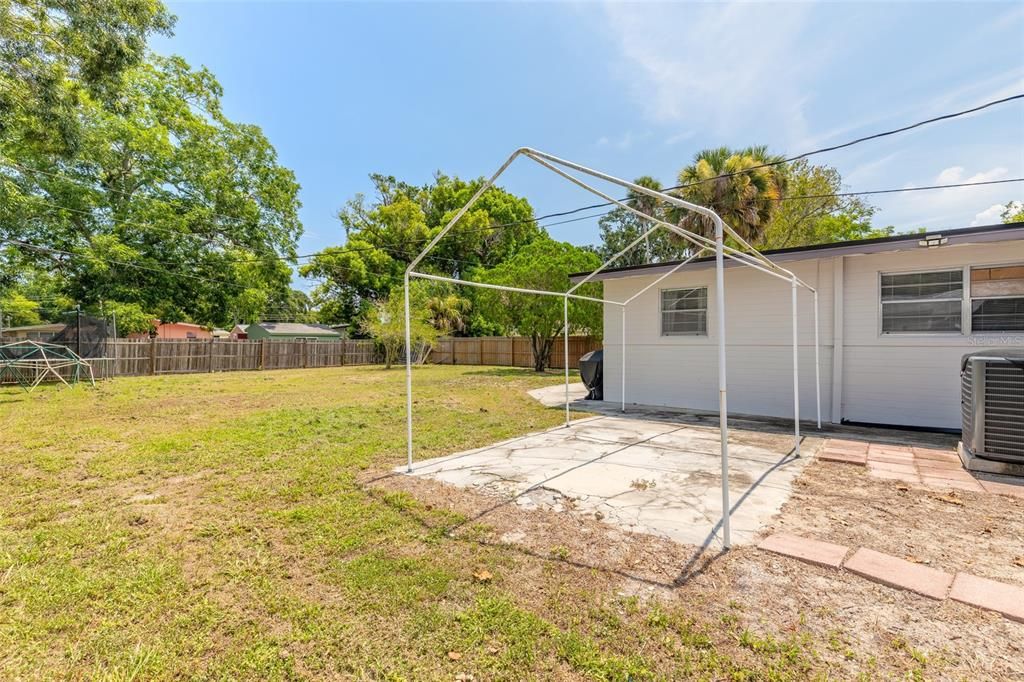 For Sale: $277,000 (4 beds, 2 baths, 1242 Square Feet)