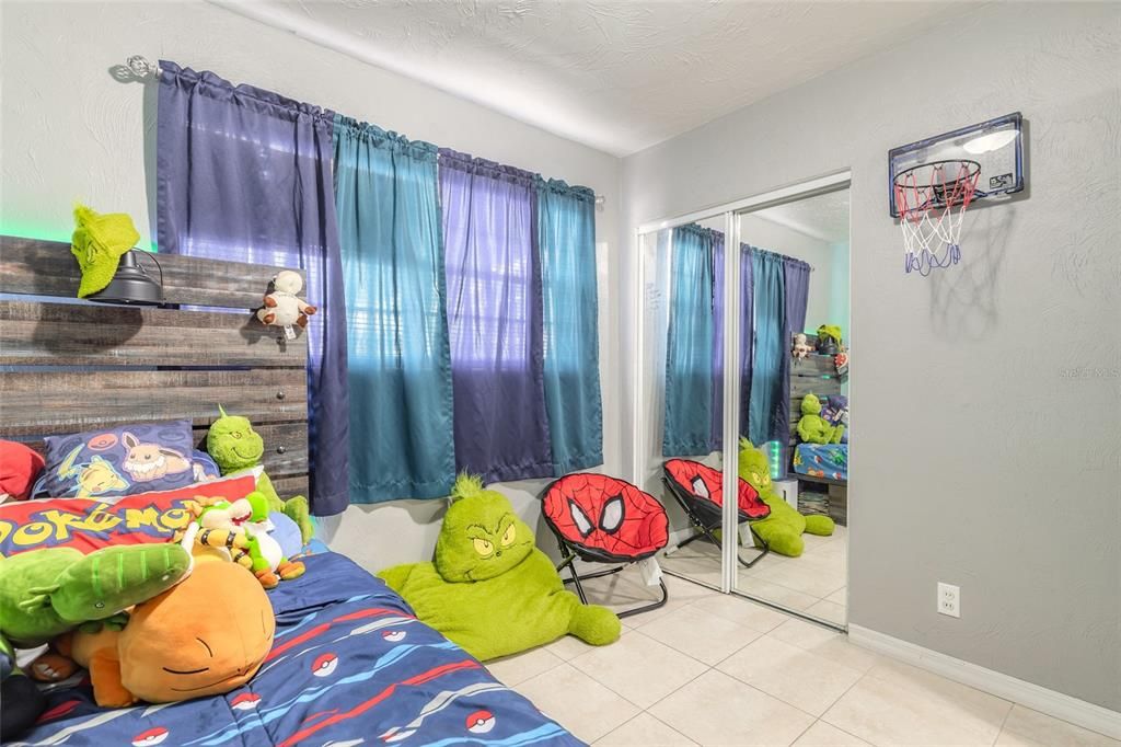 For Sale: $277,000 (4 beds, 2 baths, 1242 Square Feet)