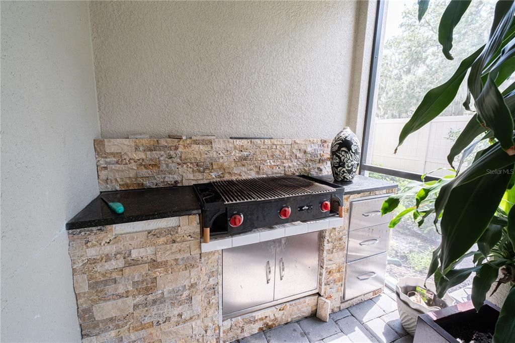 На продажу: $369,900 (3 спален, 2 ванн, 1713 Квадратных фут)