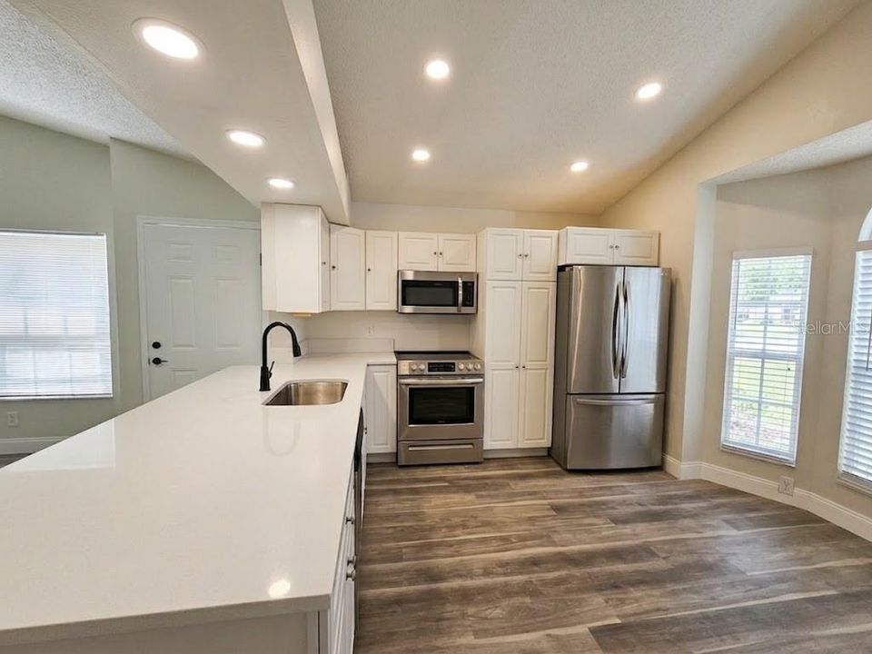 Active With Contract: $299,000 (3 beds, 2 baths, 1197 Square Feet)