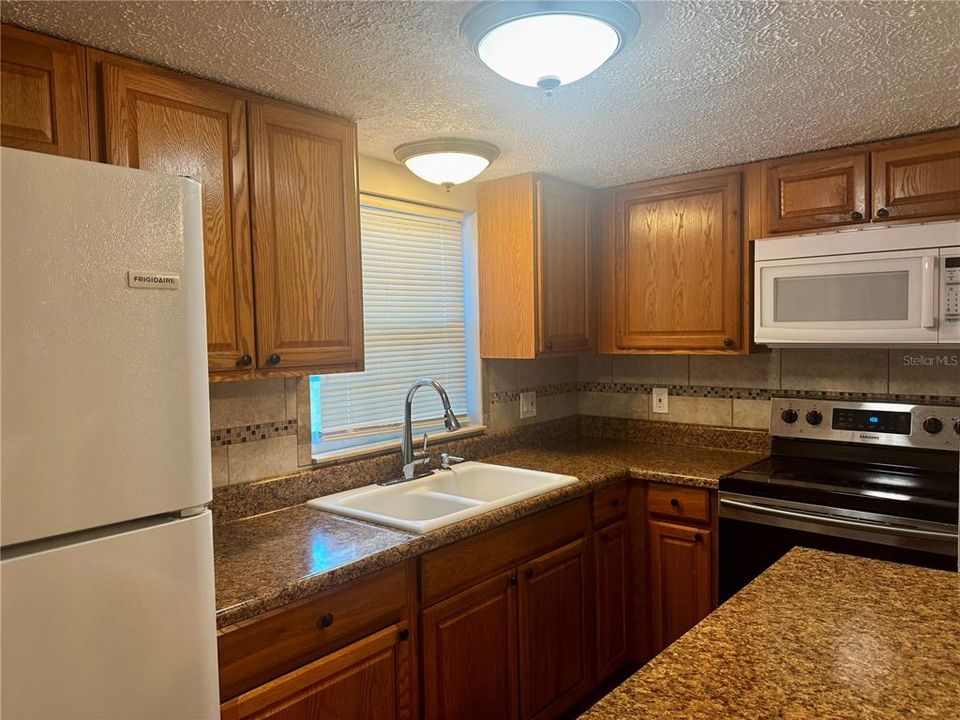 For Rent: $1,500 (2 beds, 1 baths, 900 Square Feet)