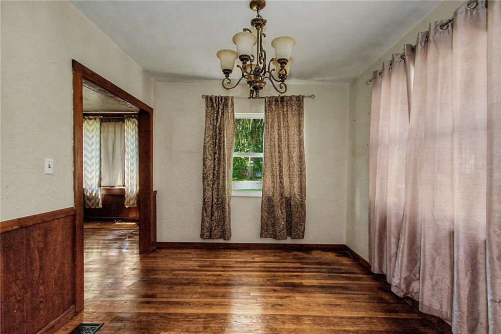 For Sale: $250,000 (3 beds, 2 baths, 1898 Square Feet)