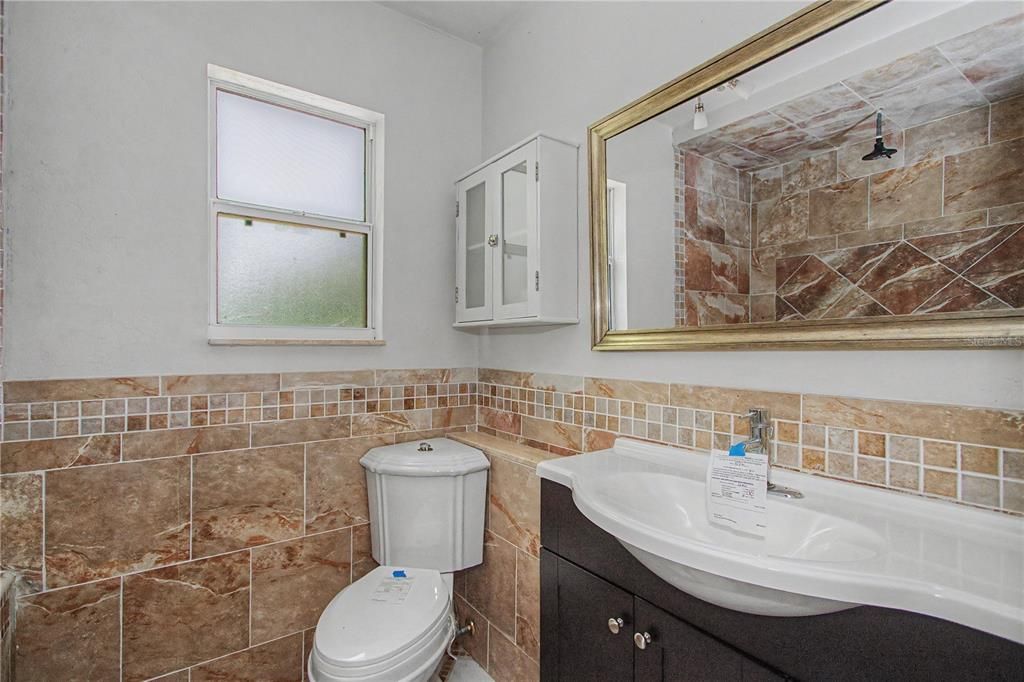 For Sale: $250,000 (3 beds, 2 baths, 1898 Square Feet)