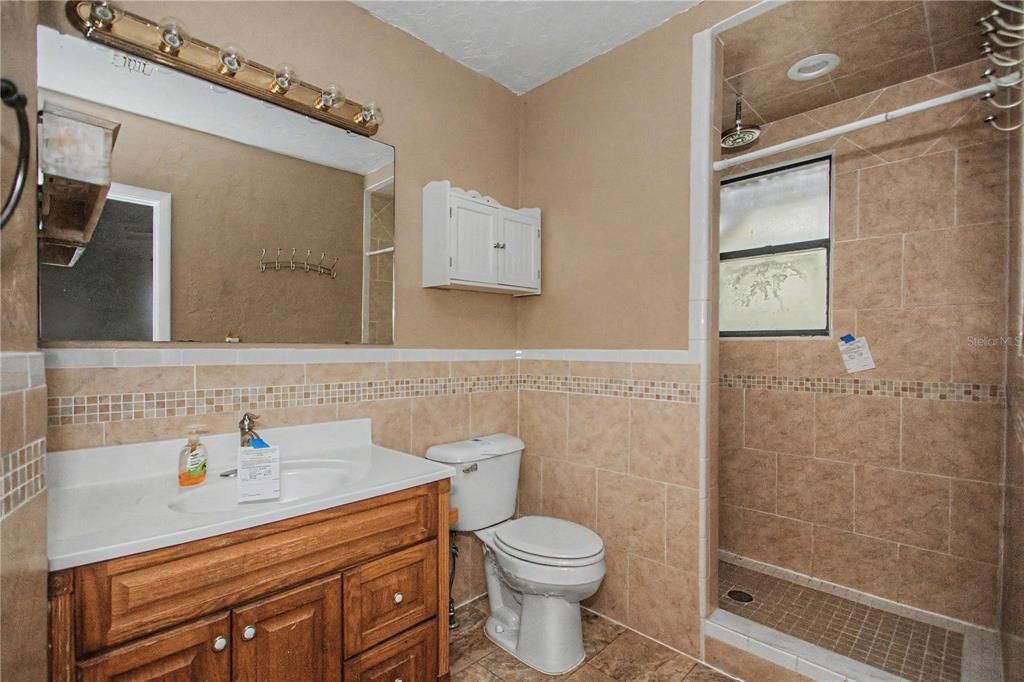 For Sale: $250,000 (3 beds, 2 baths, 1898 Square Feet)