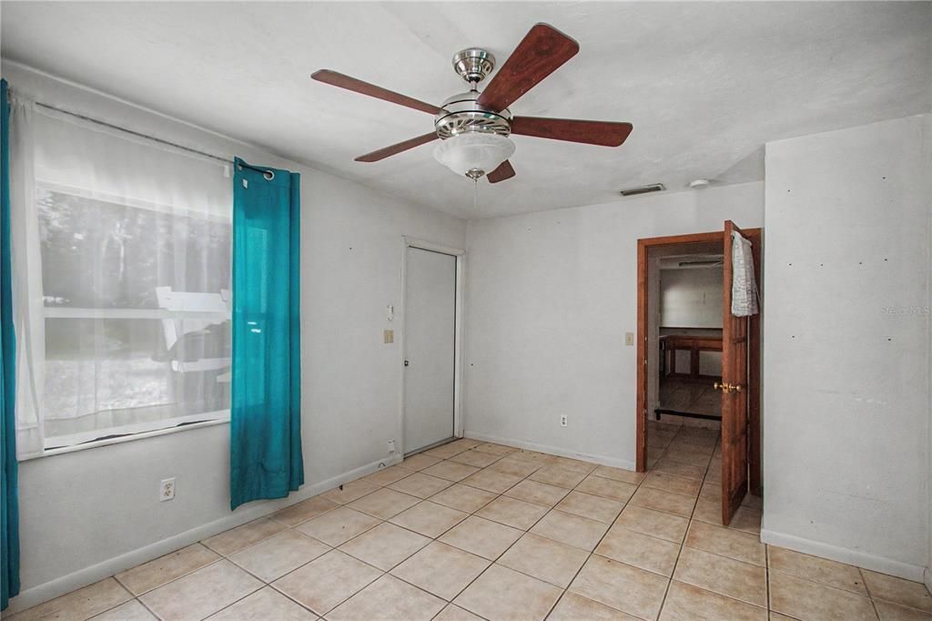 For Sale: $250,000 (3 beds, 2 baths, 1898 Square Feet)