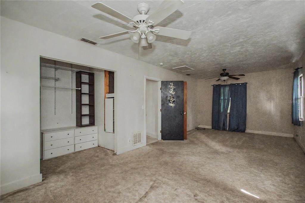 For Sale: $250,000 (3 beds, 2 baths, 1898 Square Feet)