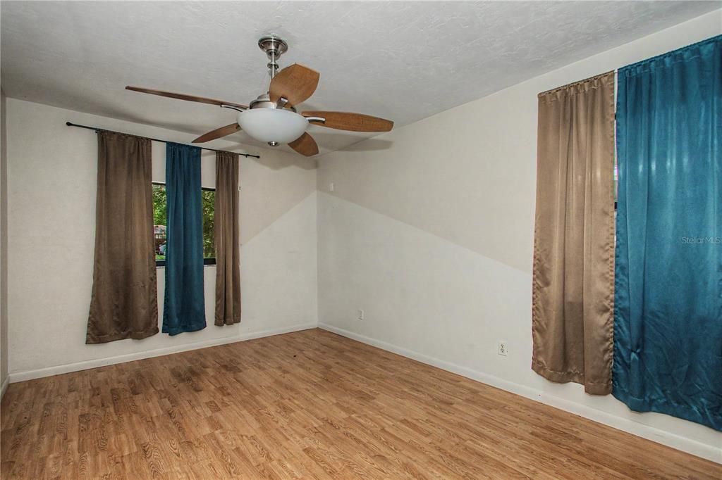 For Sale: $250,000 (3 beds, 2 baths, 1898 Square Feet)