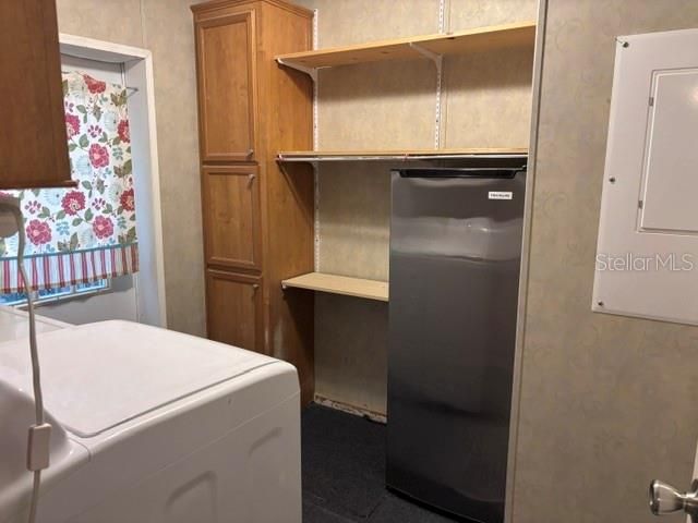 For Sale: $299,900 (4 beds, 3 baths, 2356 Square Feet)