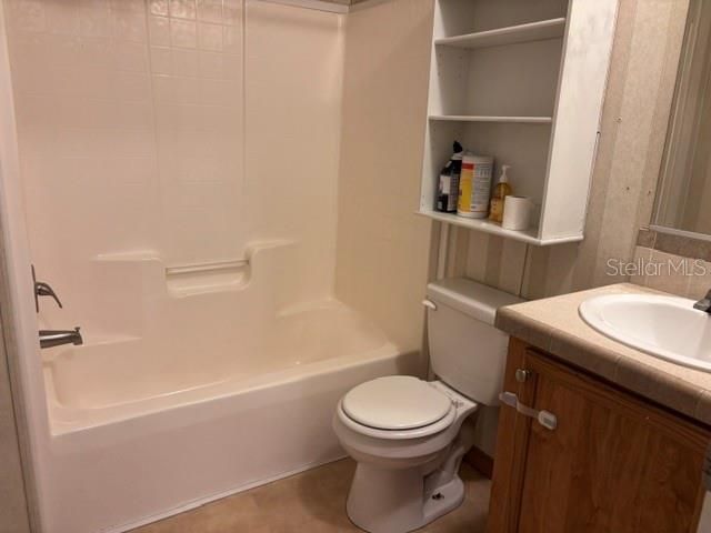 For Sale: $299,900 (4 beds, 3 baths, 2356 Square Feet)