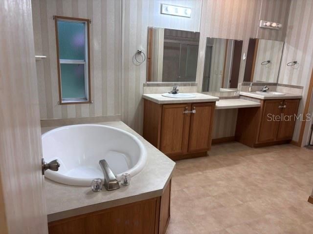 For Sale: $299,900 (4 beds, 3 baths, 2356 Square Feet)