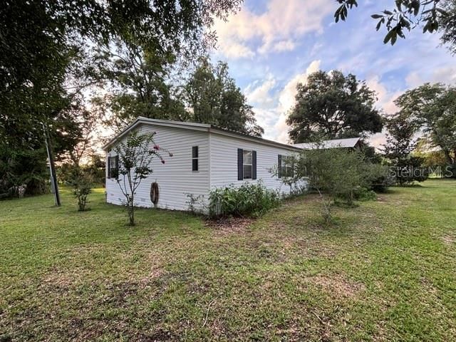 For Sale: $299,900 (4 beds, 3 baths, 2356 Square Feet)