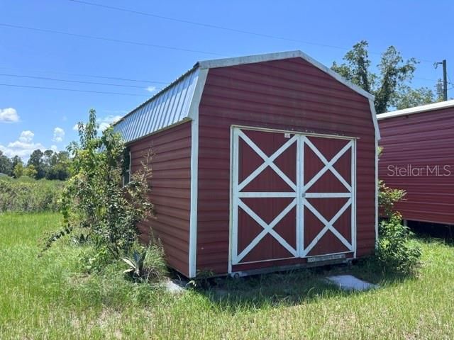 For Sale: $299,900 (4 beds, 3 baths, 2356 Square Feet)