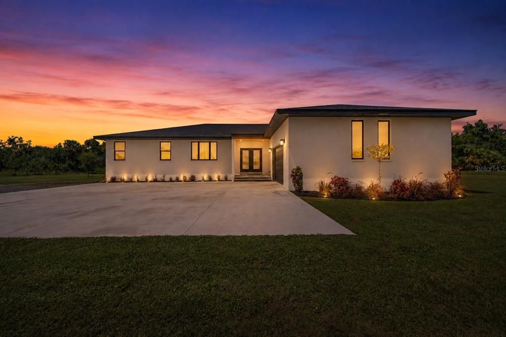 For Sale: $1,350,000 (4 beds, 2 baths, 2430 Square Feet)