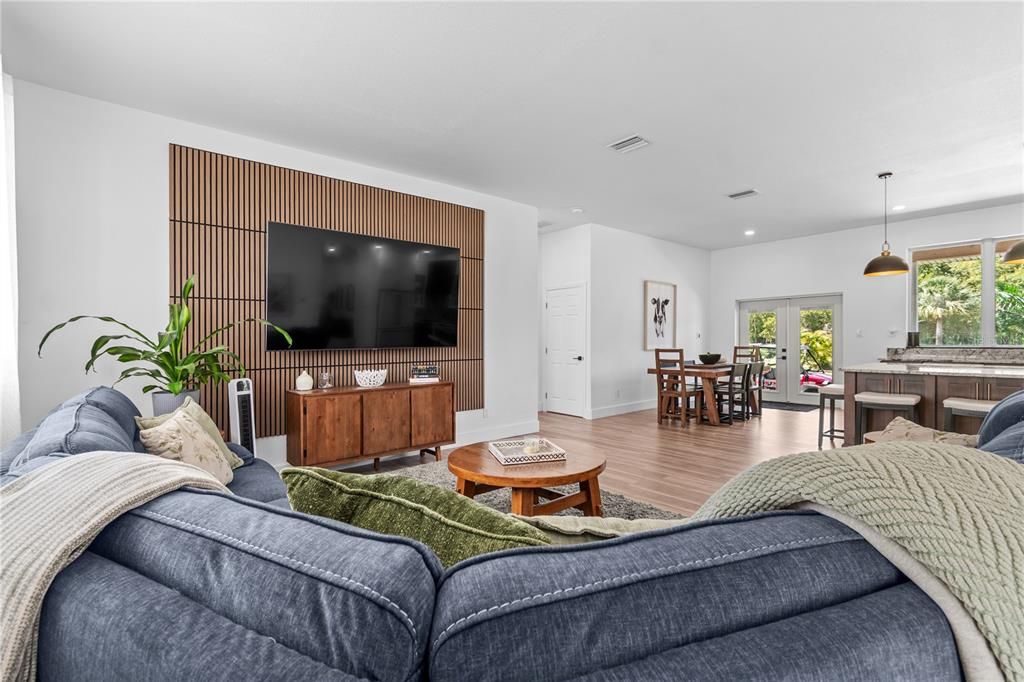 For Sale: $1,350,000 (4 beds, 2 baths, 2430 Square Feet)
