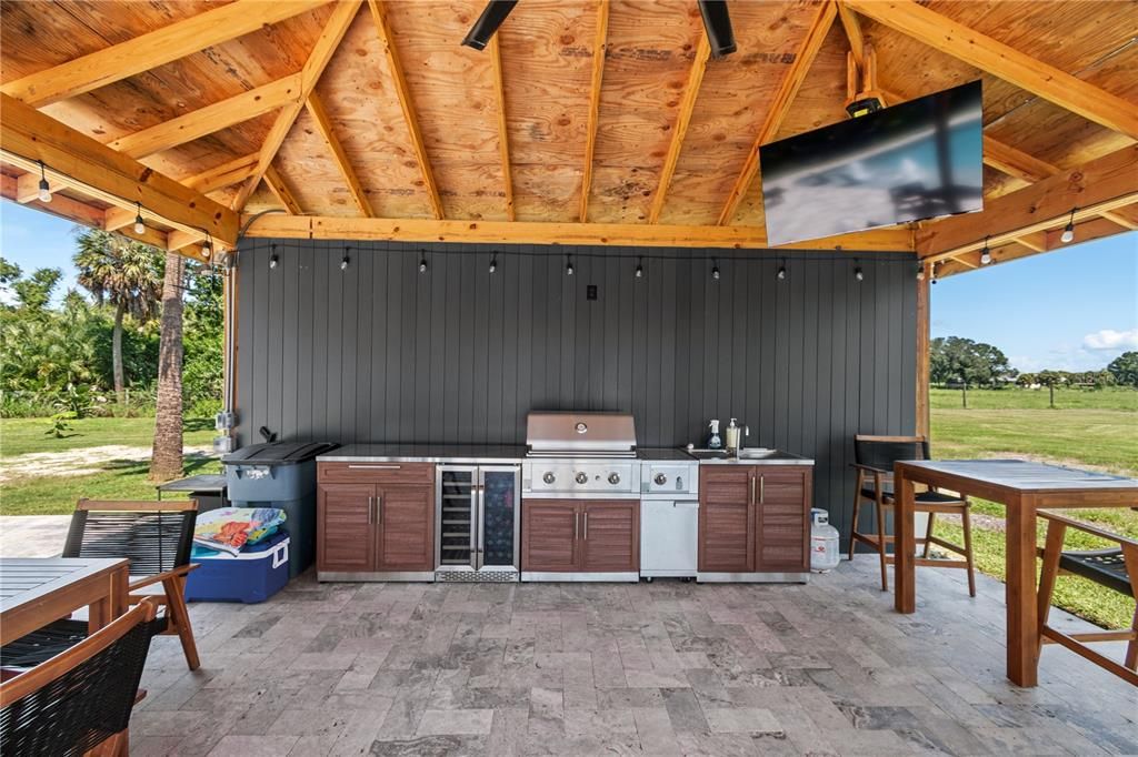 For Sale: $1,350,000 (4 beds, 2 baths, 2430 Square Feet)
