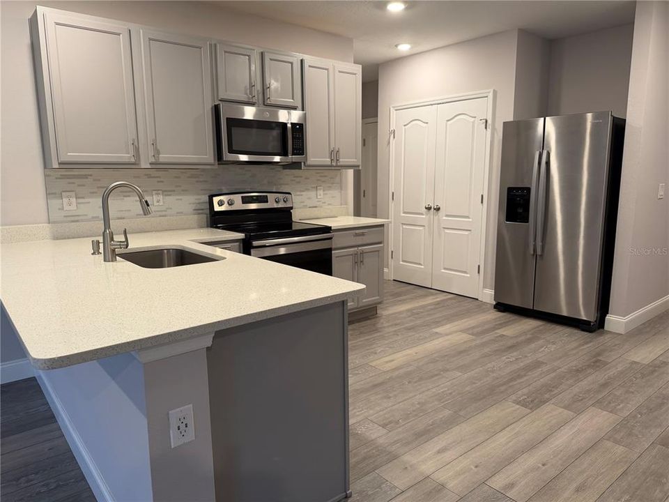 For Rent: $1,800 (3 beds, 2 baths, 1426 Square Feet)