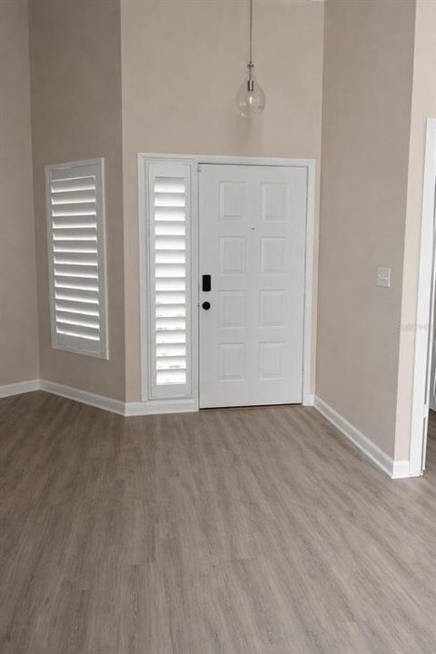 For Rent: $3,000 (3 beds, 2 baths, 1372 Square Feet)