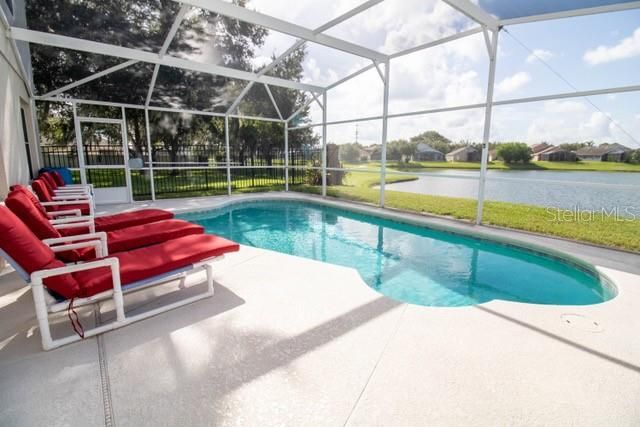 For Rent: $3,200 (5 beds, 3 baths, 2827 Square Feet)